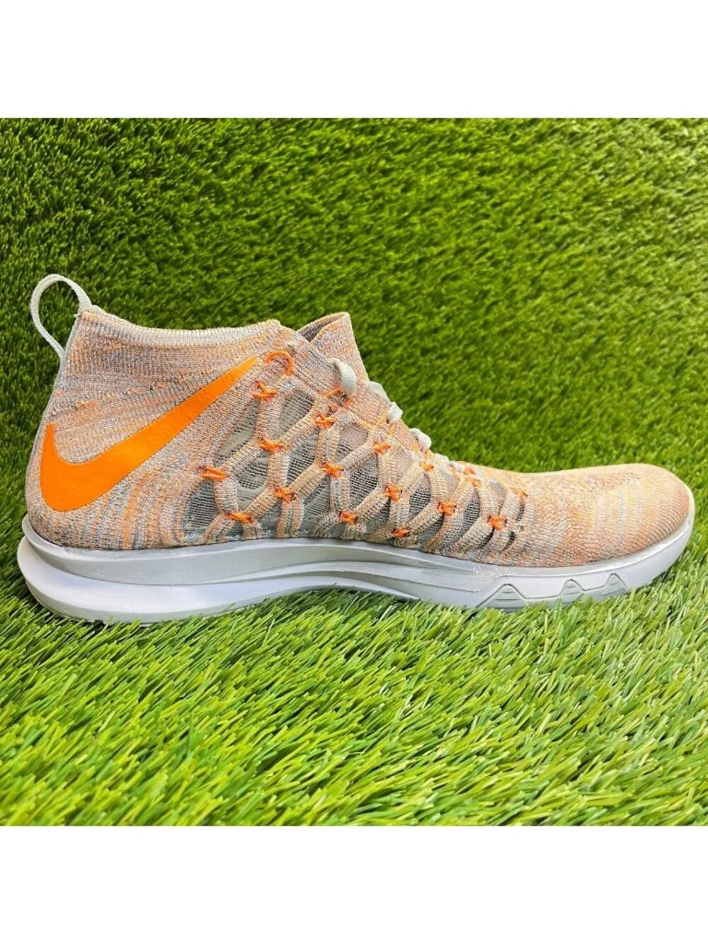 Nike Train Ultrafast Flyknit Mens Size 11.5 Orange White Athletic Shoes Sneakers